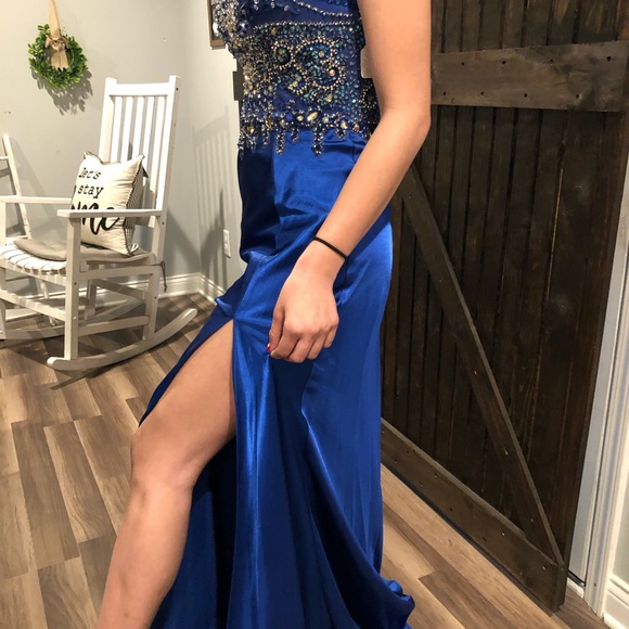 💙💙host pick💙💙Gorgeous prom dress!! - Picture 2 of 9